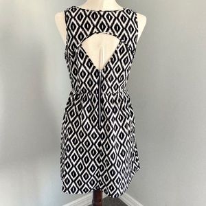 One Clothing Black White Chevron Open Back Dress